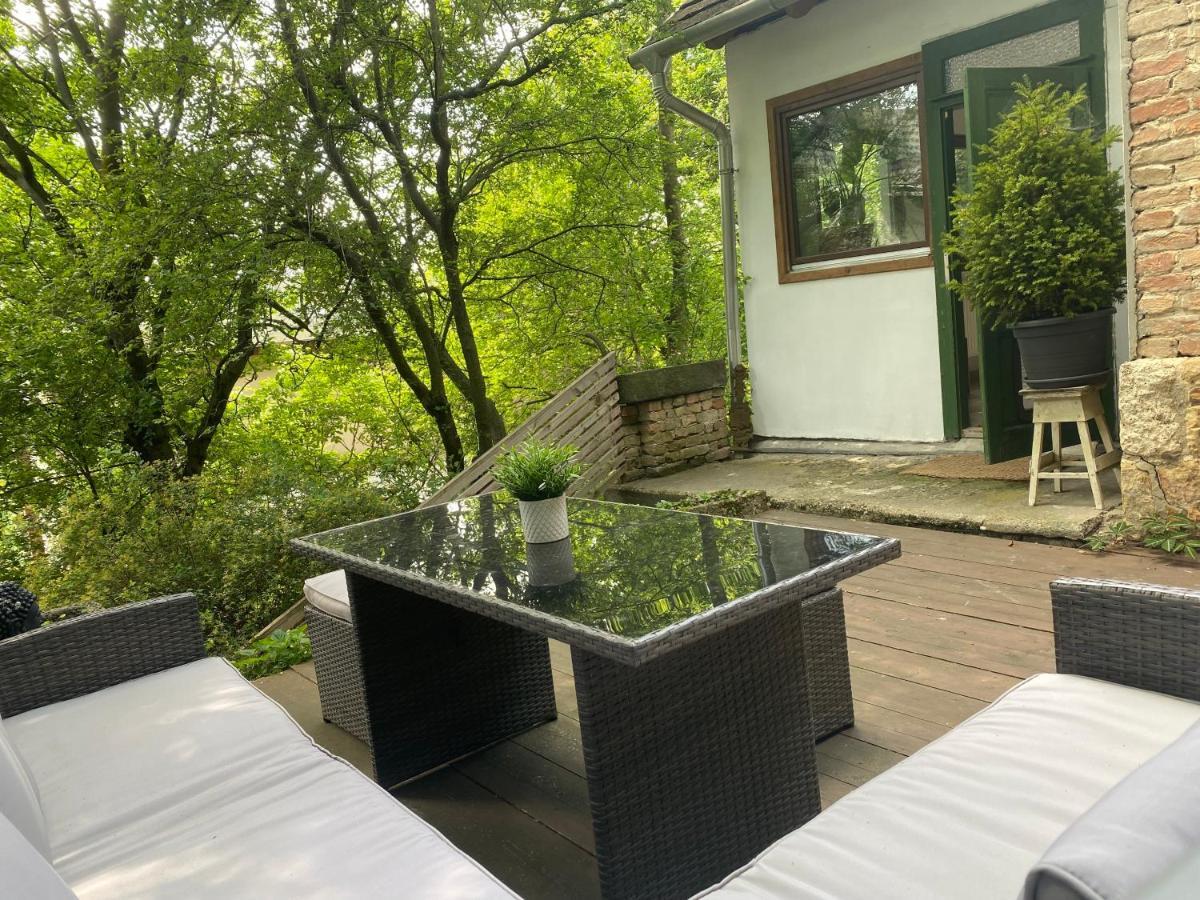 Rustic Cottage & Garden Retreat On Buda Hilltop Budapeste Exterior foto